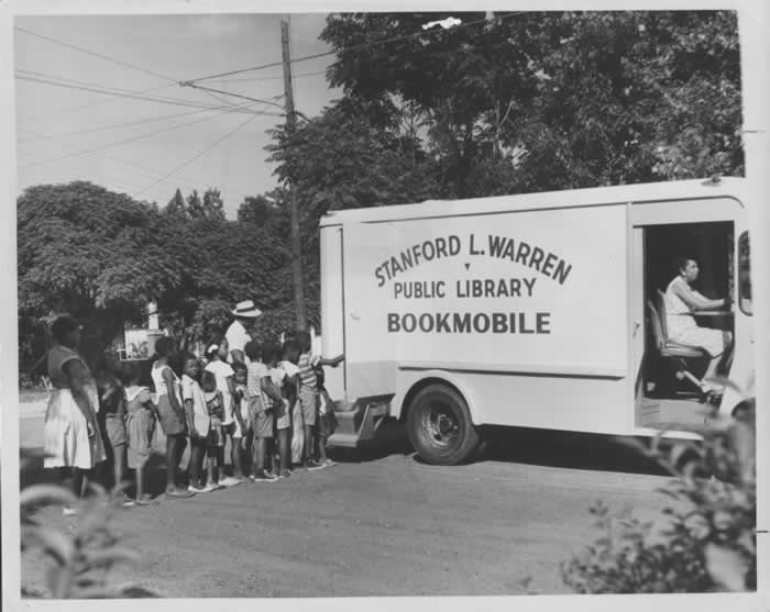 Bookmobile. Image sourced from the following webpage: https://durhamcountylibrary.org/exhibits/slw/archive.php
