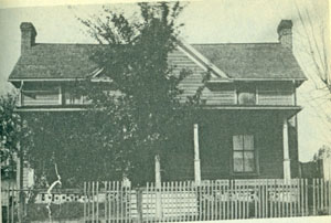 Pauli's grandparents, Robert & Cornelia Fitzgerald built their family home in 1898. This picture shows the house in 1910. Photo courtesy of the Schlesinger Library, Radcliffe Institute, Harvard University.
